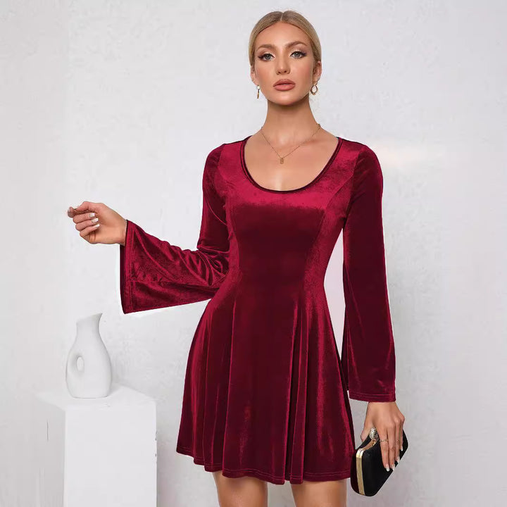 Robe mini en velours pour femme avec grandes manches et élégante encolure ronde Levoire