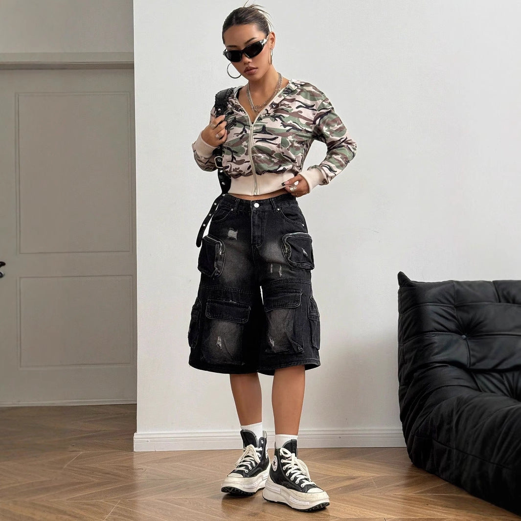 Veste à capuche courte pour femmes en style camouflage moderne Levoire