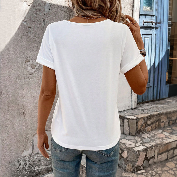 T-shirt femme col en V avec des détails découpés à la mode Levoire