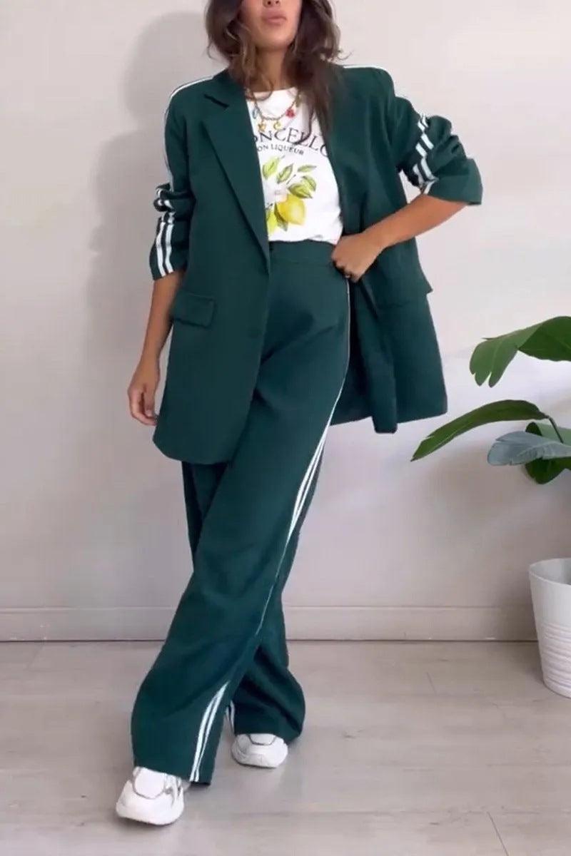 Ensemble blazer féminin à la mode avec des accents sportifs et une coupe décontractée Levoire