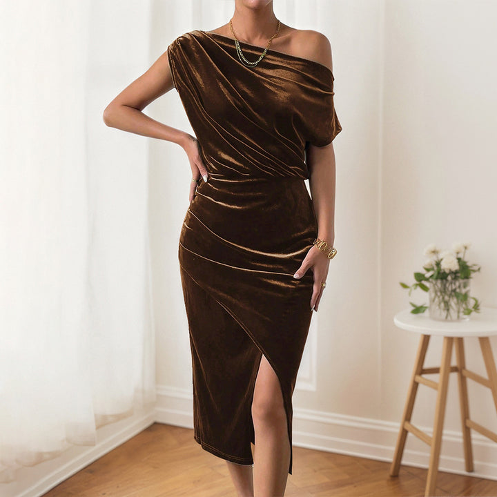 Robe Maxi Élégante pour Femmes avec Design Bardot et Velours Luxueux Levoire