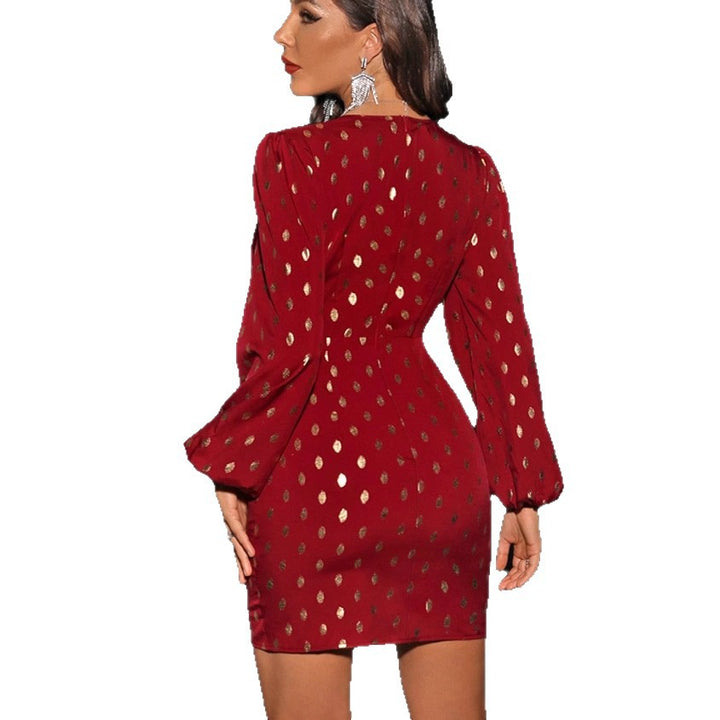 Robe de cocktail élégante pour femmes avec des accents métalliques et un design décontracté à enrouler Levoire