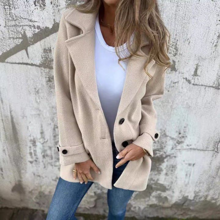 Veste bouclée élégante pour femmes avec double boutonnage Levoire