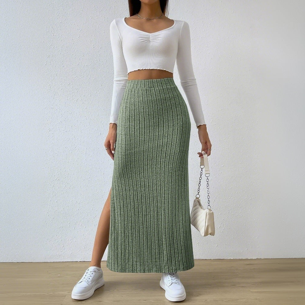 Jupe maxi pour femmes avec un design côtelé élégant et une fente sur le côté Levoire