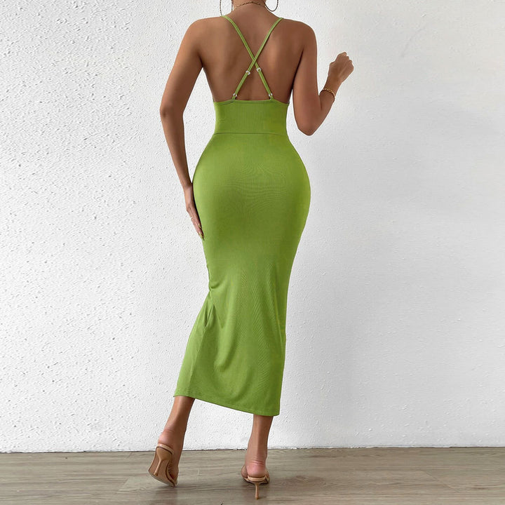 Robe maxi découpée pour femmes avec un élégant décolleté en V et une fente haute Levoire