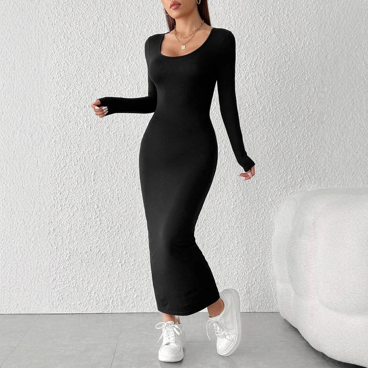 Robe maxi ajustée pour femmes avec des manches longues et un élégant col rond Levoire