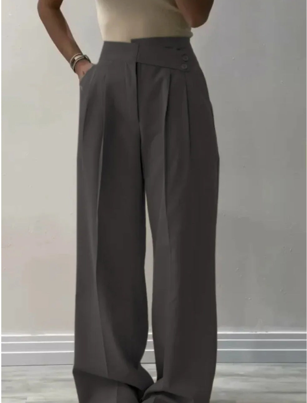 Pantalon élégant large plissé pour dames Levoire