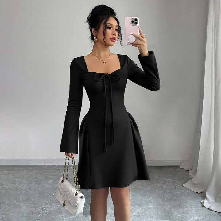 Robe femme longueur genou avec des détails de volants sophistiqués et une coupe ajustée Levoire