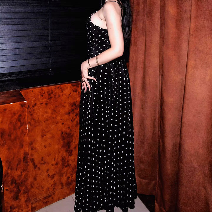 Robe maxi pour femmes avec design à pois et bretelles spaghetti Levoire