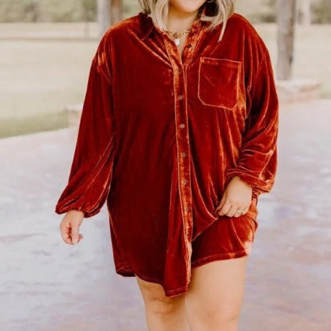 Robe de plage pour femmes en velours doux avec des détails de bouton pratiques Levoire