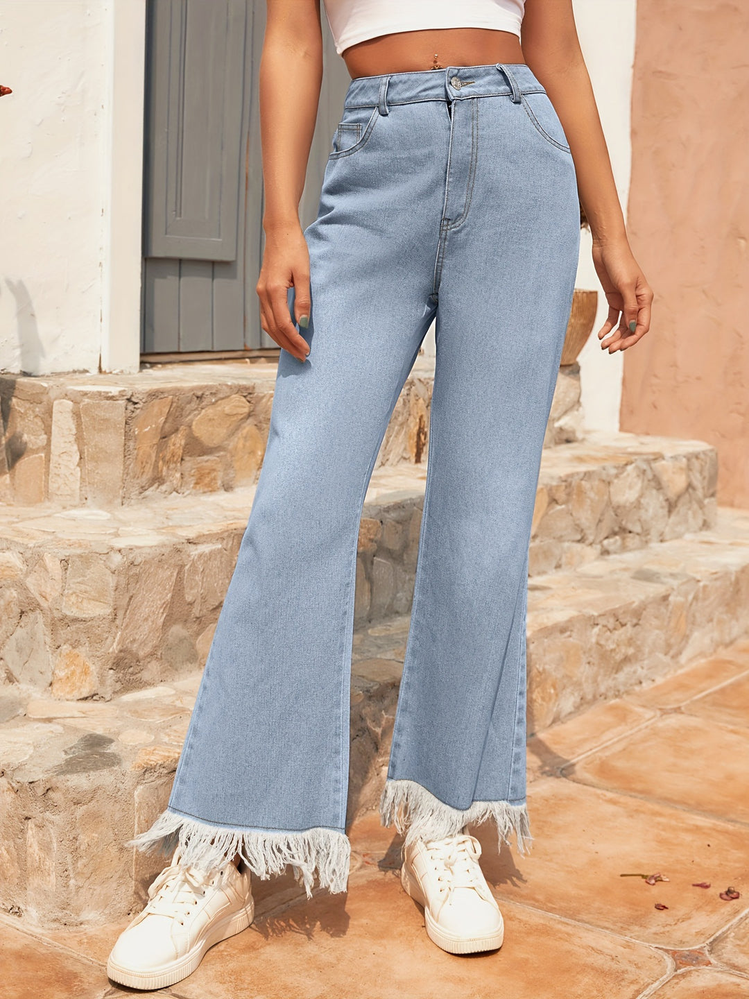Jean large à jambes évasées pour femmes avec ourlet effiloché Levoire