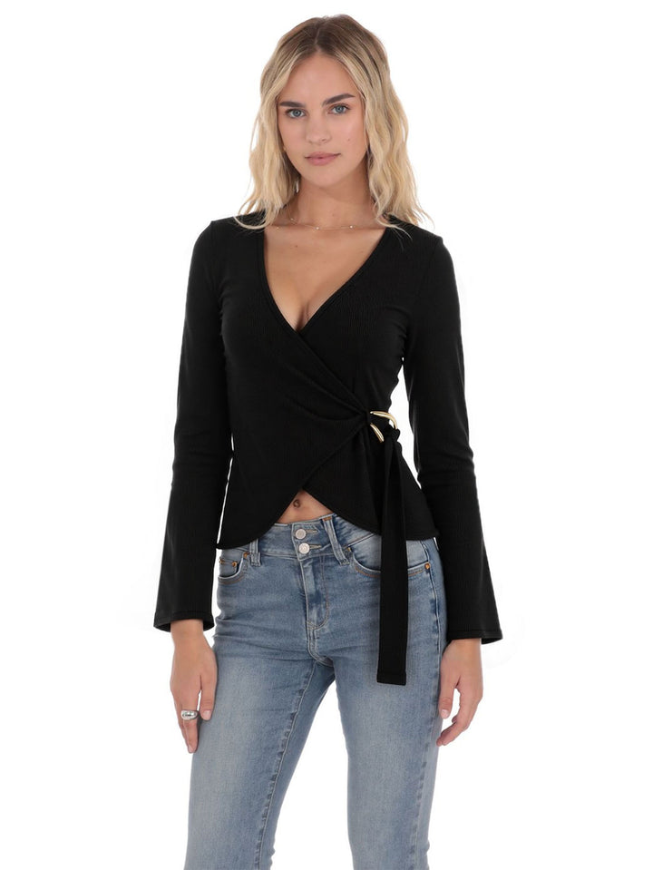 Chemisier Femme à Enveloppe avec Manches Longues et Détails Ruffles Élégants Levoire