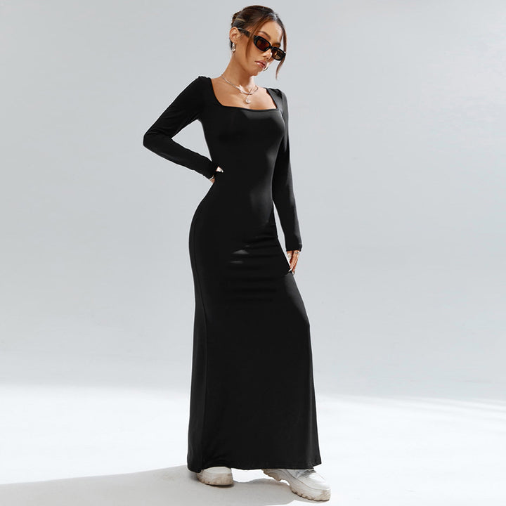 Robe maxi élégante pour femme avec un décolleté carré inhabituelle et une silhouette valorisante