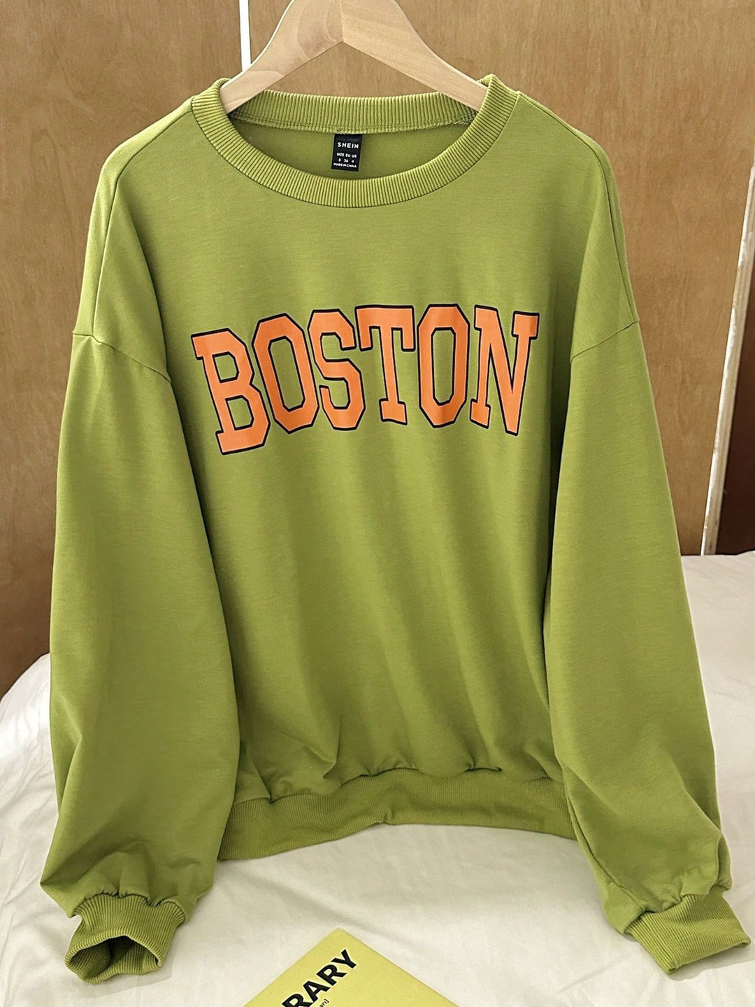 Sweatshirt décontracté pour femmes avec lettrage accrocheur Levoire