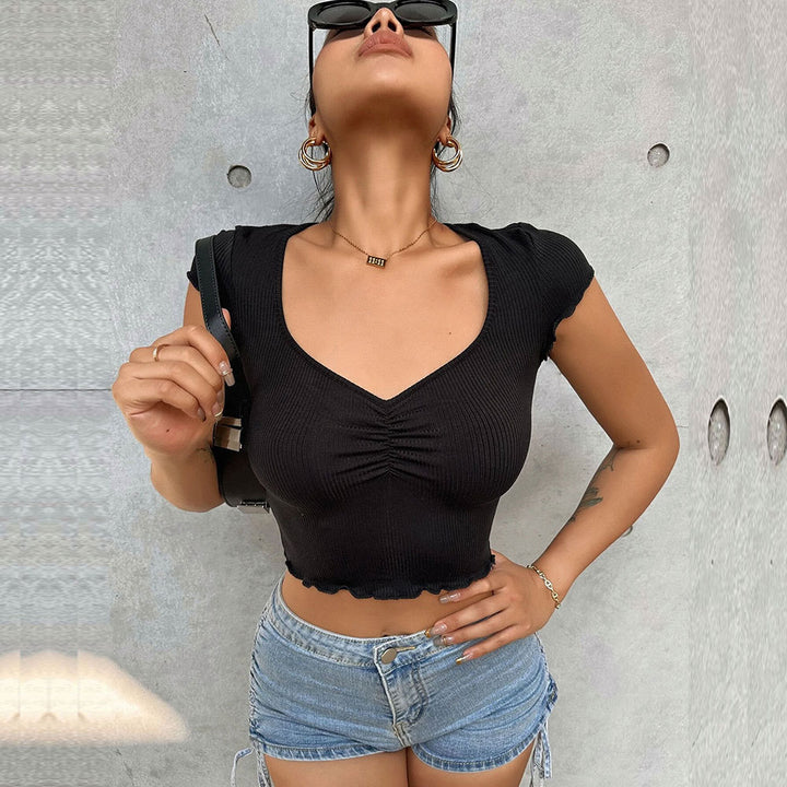 Haut court pour femmes avec fronces élastiques et décolleté en V tendance Levoire