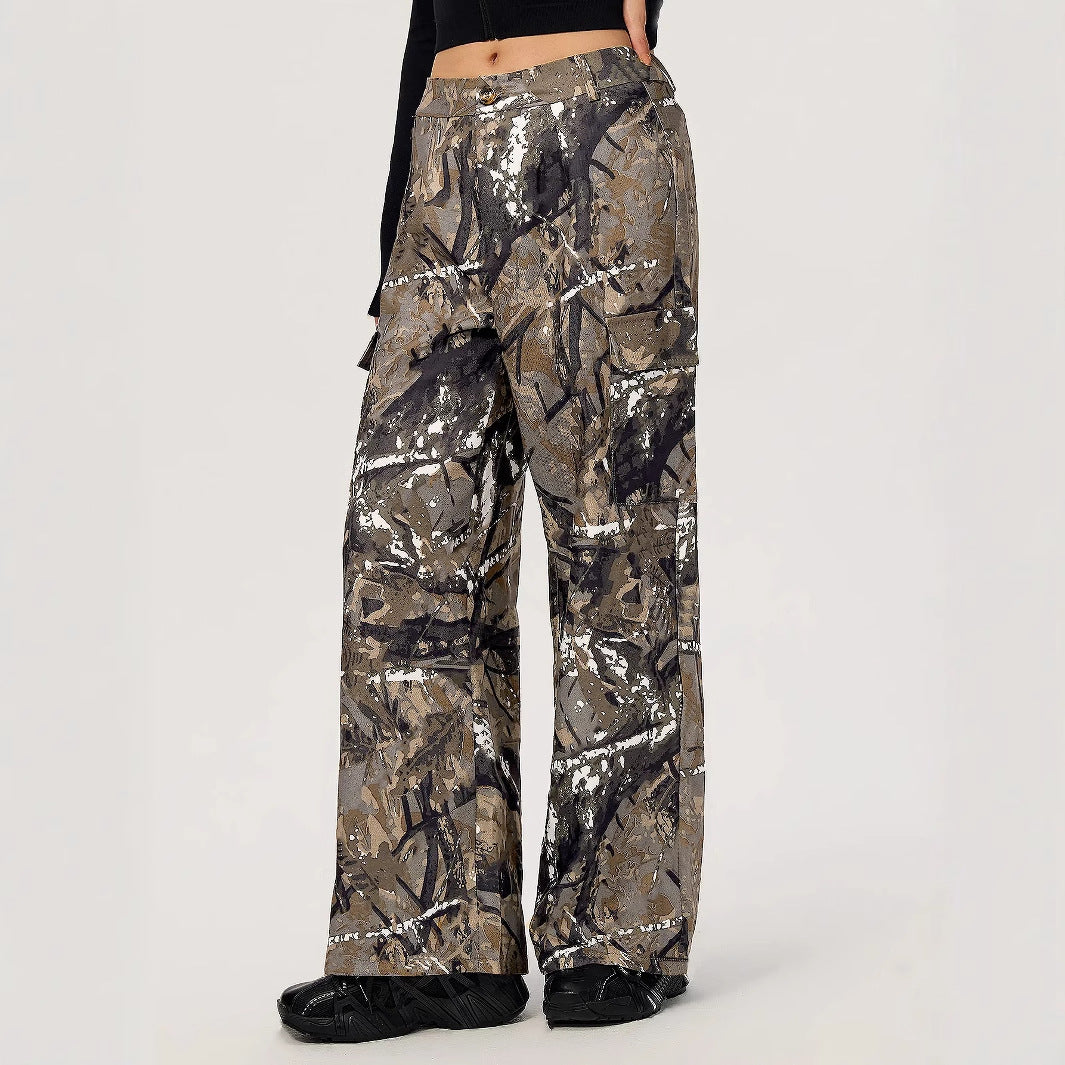 Pantalons cargo larges pour femmes avec design camouflage moderne Levoire