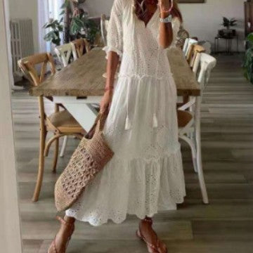 Robe maxi aérienne pour femmes avec décolleté en V et détails volants Levoire