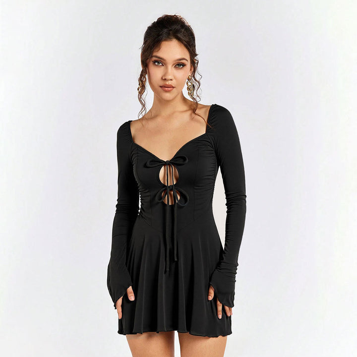 Robe mini pour femmes avec un lacet élégant et un chic col en V Levoire