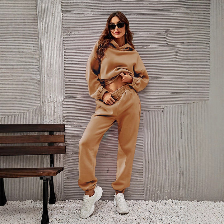 Ensemble de loisirs sportif pour femmes avec sweat à capuche surdimensionné et joggers élastiques Levoire