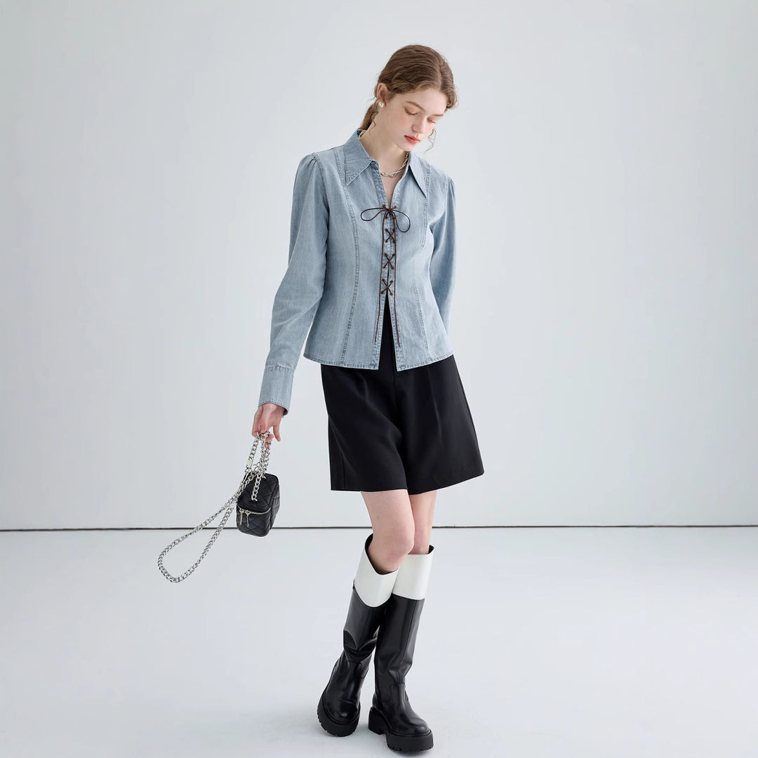 Blouse en jean pour femmes avec décolleté lacé et élégantes manches bouffantes Levoire