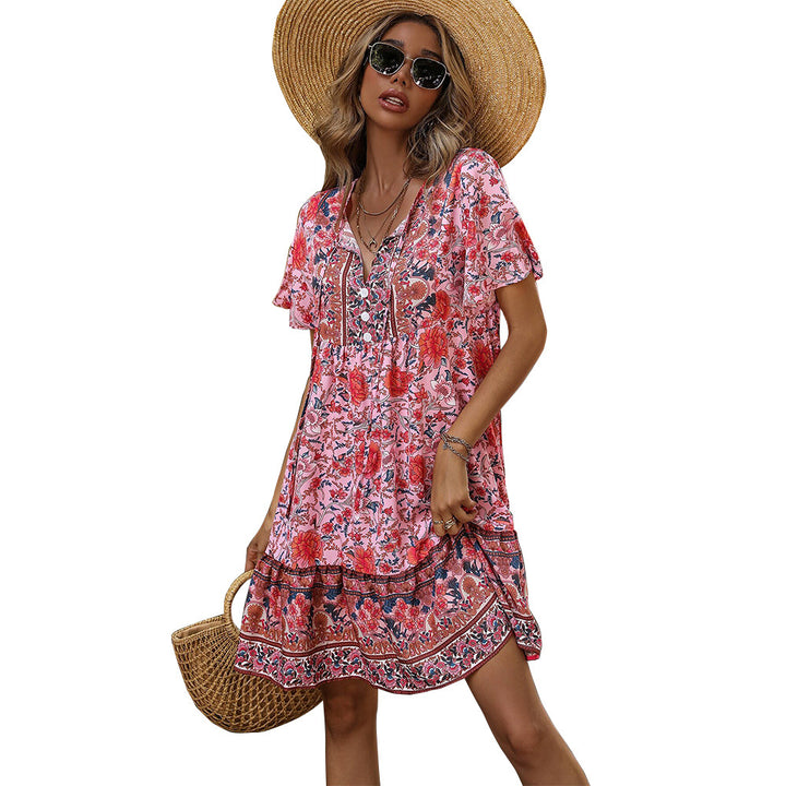 Robe d'été florale pour femmes avec ourlet à volants ludique et détail de boutons Levoire