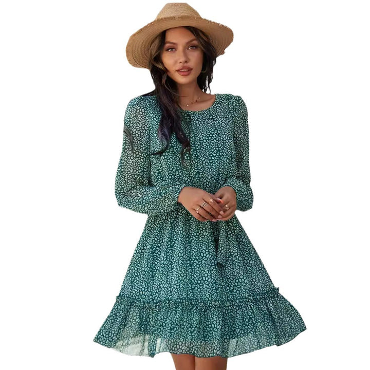 Robe mini aérienne pour femmes avec des détails volantés et une ceinture à nouer Levoire