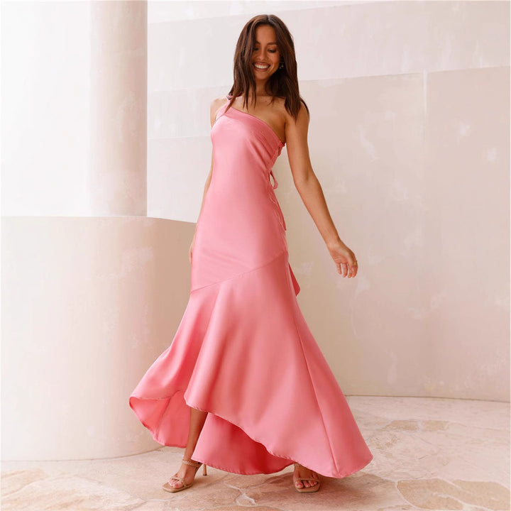 Robe Maxi Élégante pour Femmes avec Bretelle Asymétrique et Tissu Flottant Levoire