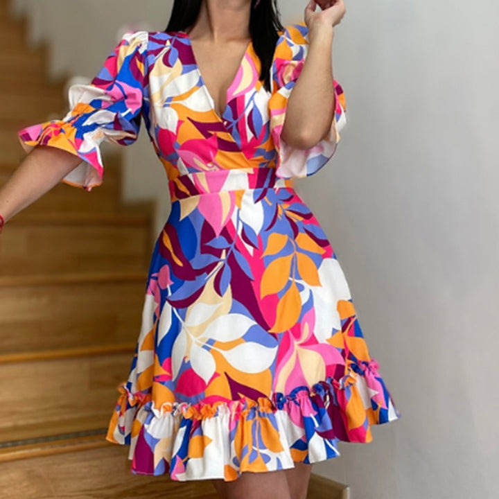 robe mini ludique pour femmes avec des manches bouffantes volumineuses et des volants Levoire