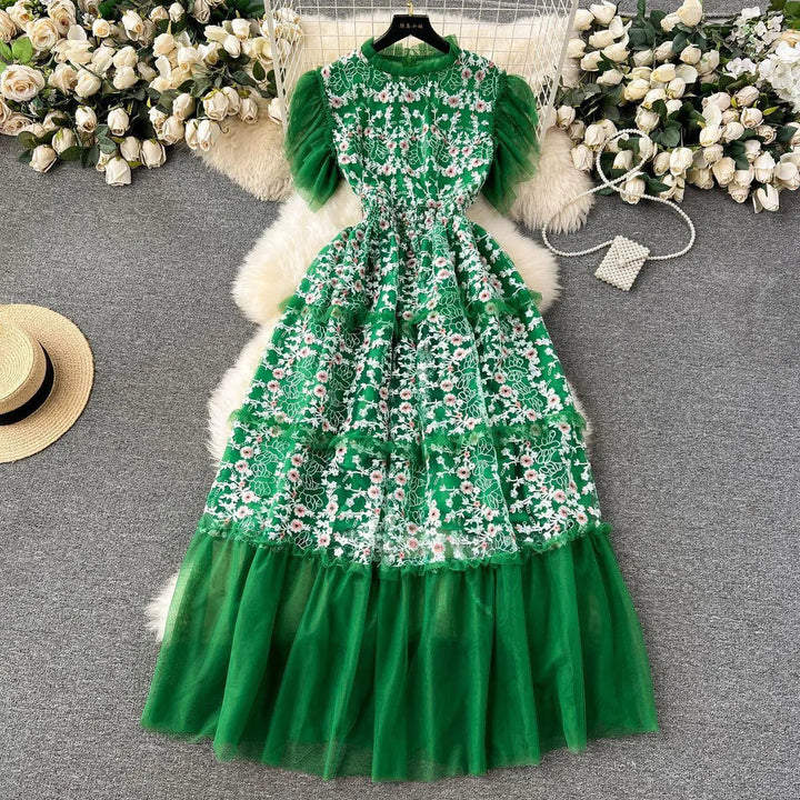 Levoire | Robe en tulle avec de belles et élégantes coutures en dentelle Vert Taille libre