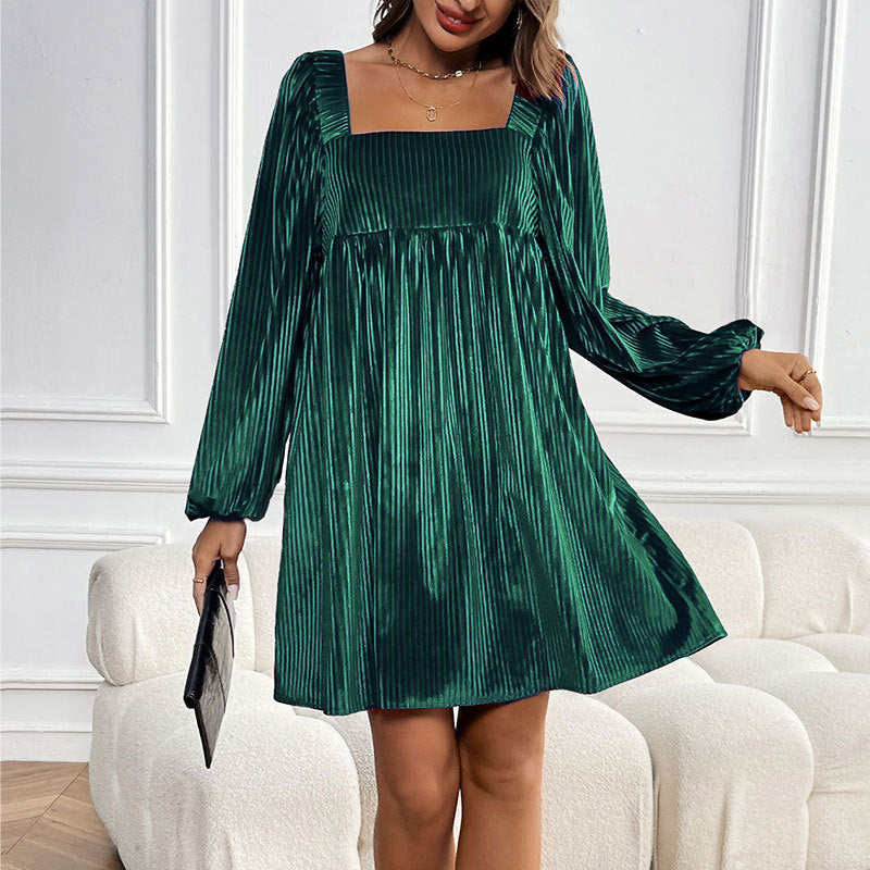 Robe oversize pour femmes avec un élégant détail de volants et en tissu cord luxueux Levoire