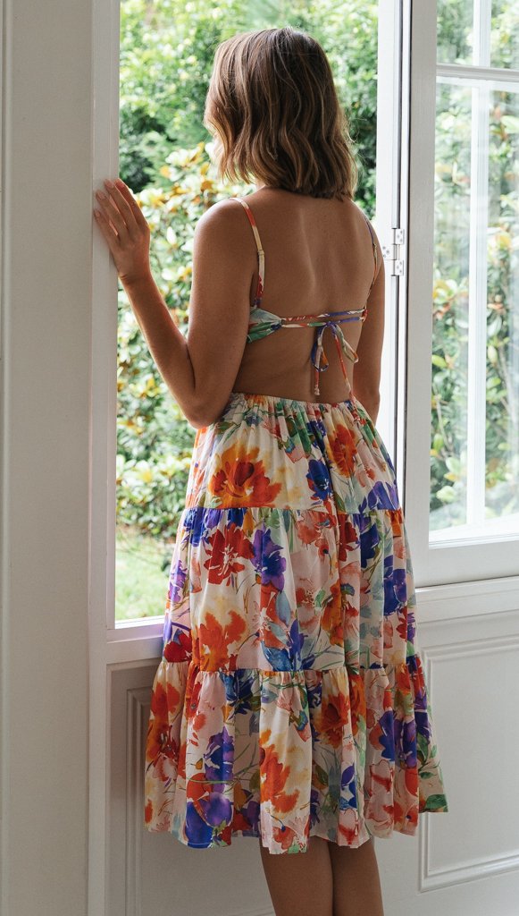 Robe midi-femmes Claudia avec un motif floral ludique et une jupe fluide Levoire