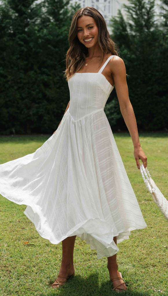 Robe maxi sans manches pour femmes avec jupe fluide et coupe sophistiquée Levoire