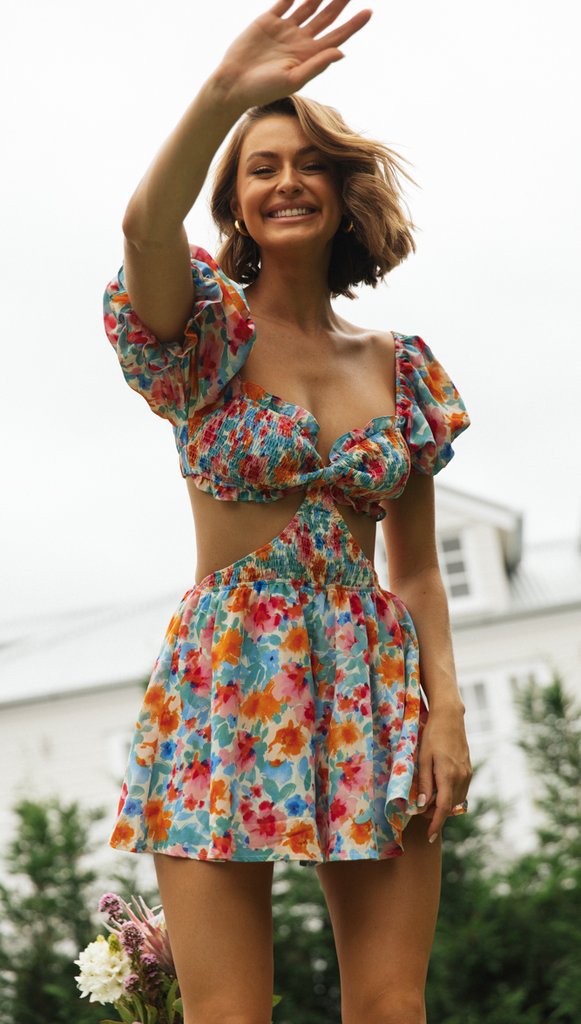 Ensemble d'été mini pour femmes avec manches bouffantes et détails découpés Levoire