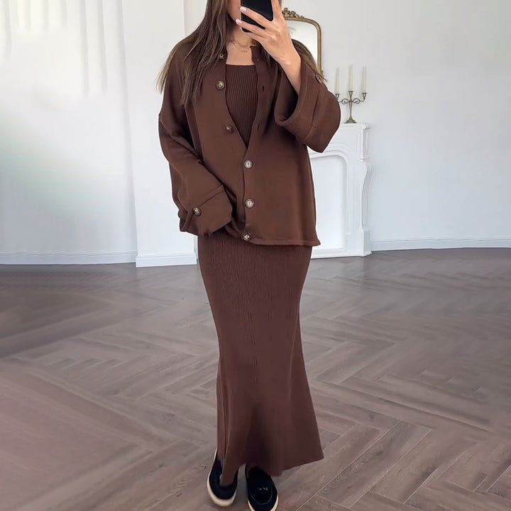 Robe tricotée élégante pour femmes avec un cardigan assorti Levoire