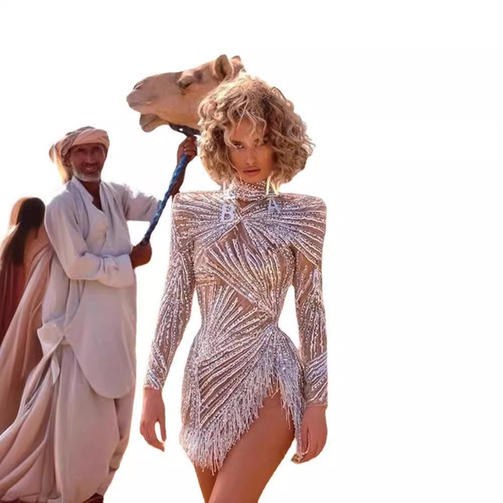 Levoire | Élégante robe de soirée dorée et argentée avec franges