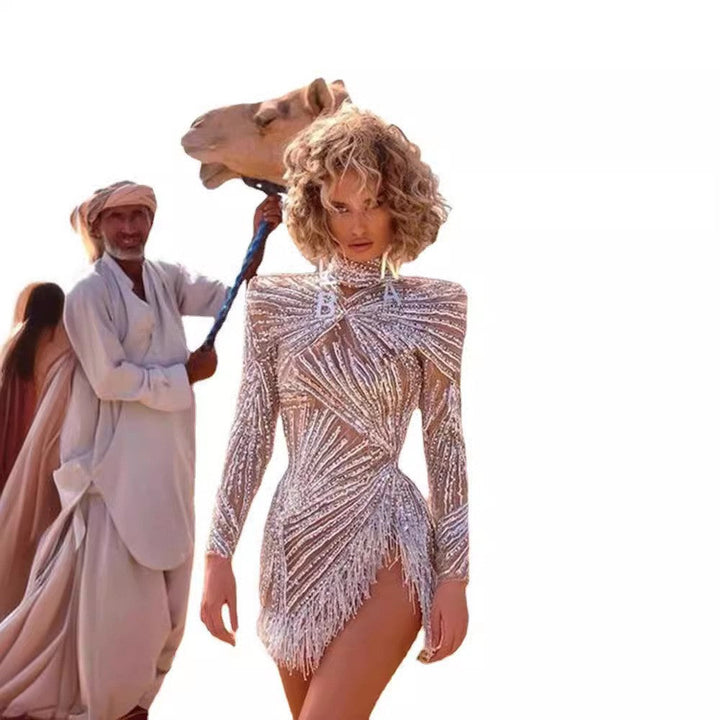 Levoire | Élégante robe de soirée dorée et argentée avec franges