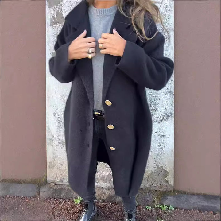 Veste de transition pour femme avec une coupe ample et de élégants détails de boutons Levoire
