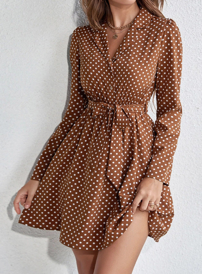 Robe mini pour femmes avec un design à pois et une ceinture Levoire