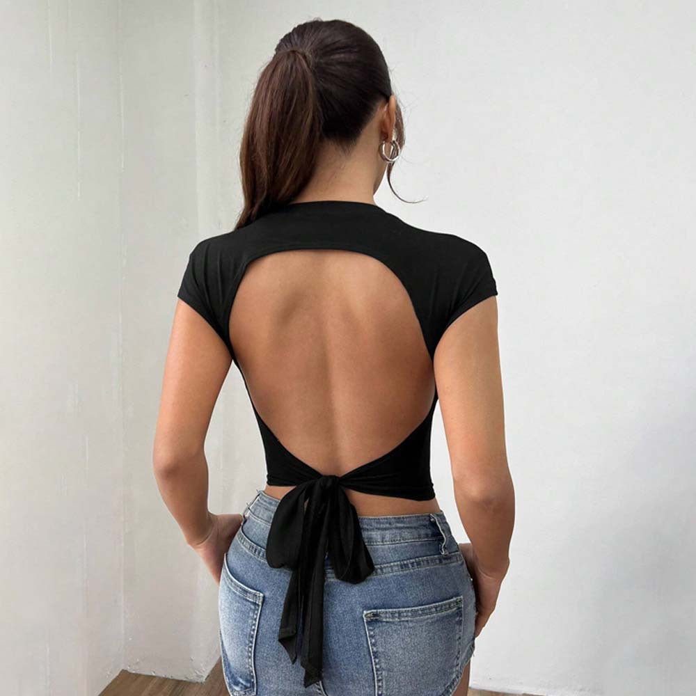 T-shirt court ajusté pour femmes avec des manches découpées esthétiques Levoire