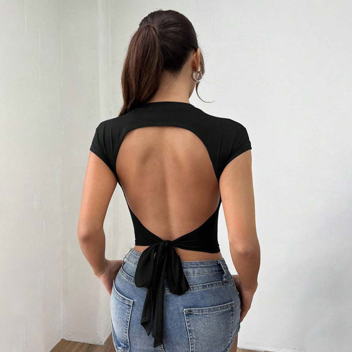 T-shirt court ajusté pour femmes avec des manches découpées esthétiques Levoire