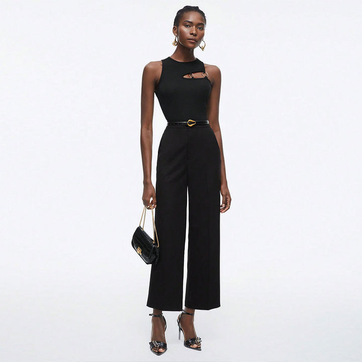 Débardeur stylé pour femmes avec design découpé innovant et accents métalliques Levoire