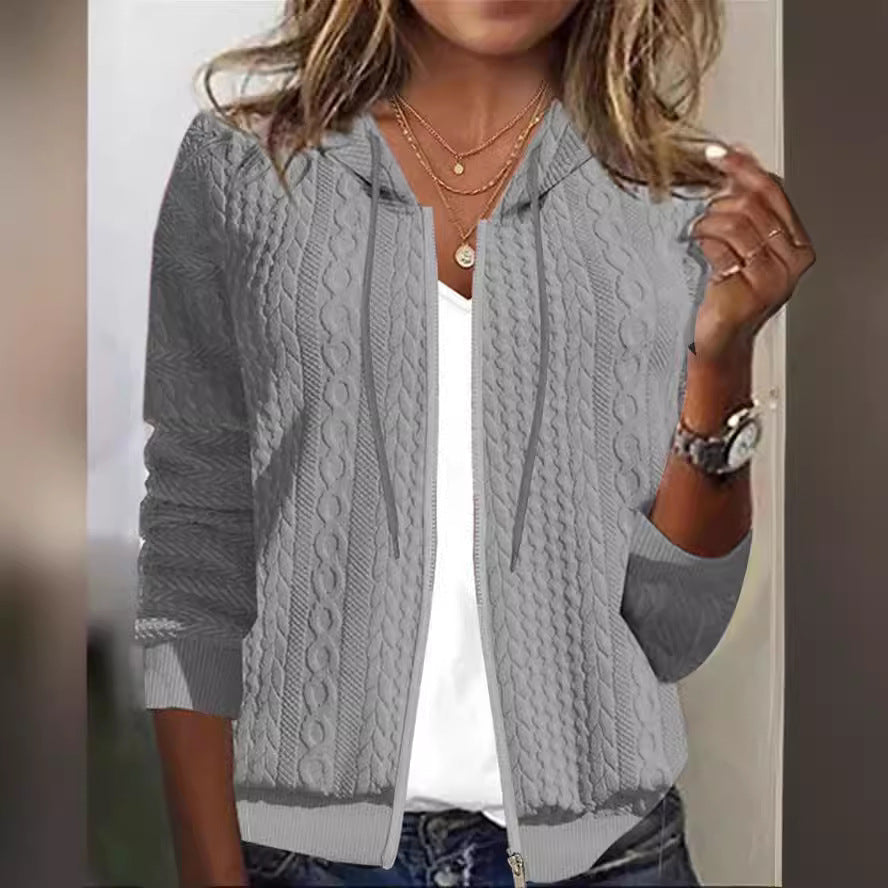 Cardigan féminin avec motif en fine câble et capuche Levoire