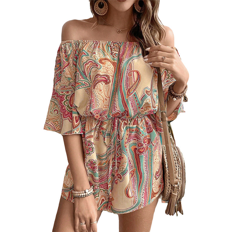combinaison femme décolletée à épaules nues avec motif paisley coloré et ceinture élastique Levoire