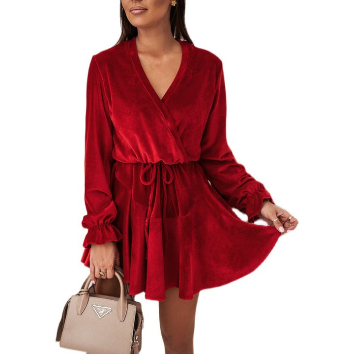 Robe portefeuille pour femmes avec surface veloutée et élégant décolleté en V Levoire