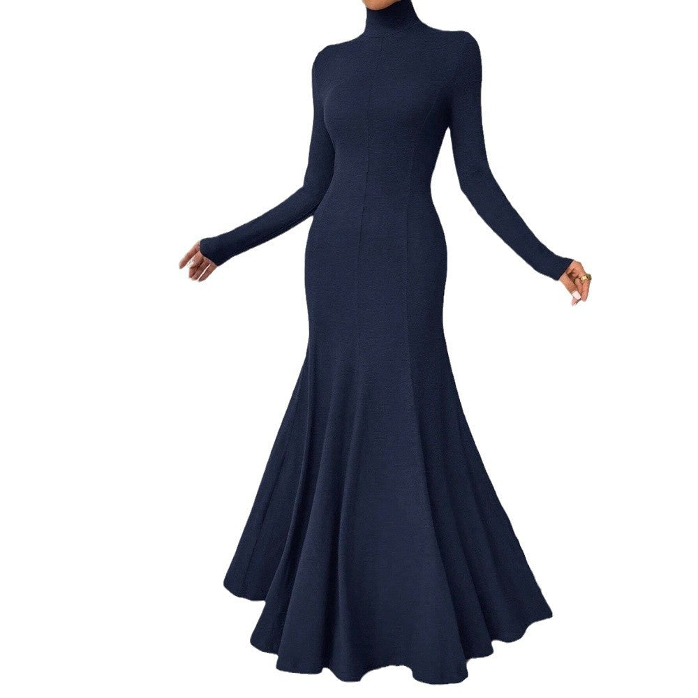 Robe maxi élégante pour femmes à manches longues avec un col haut et un ourlet fluide Levoire