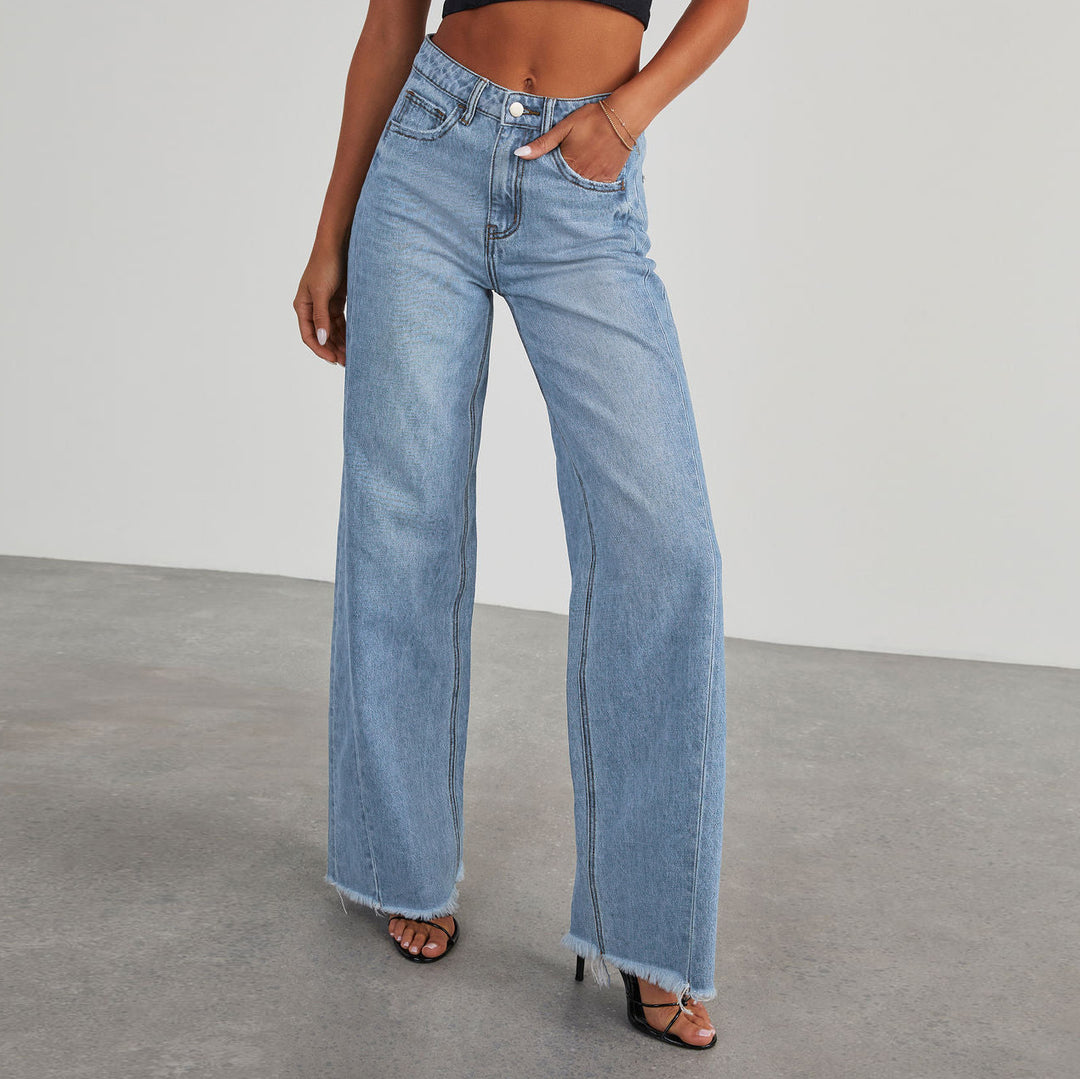 Jeans en denim à coupe large pour femmes avec ourlet effiloché Levoire