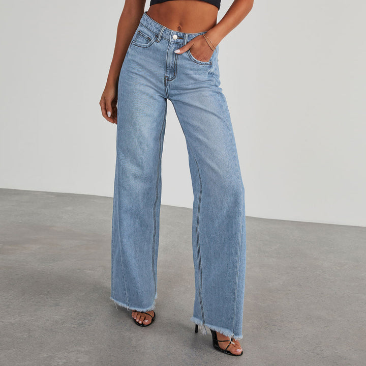 Jeans en denim à coupe large pour femmes avec ourlet effiloché Levoire