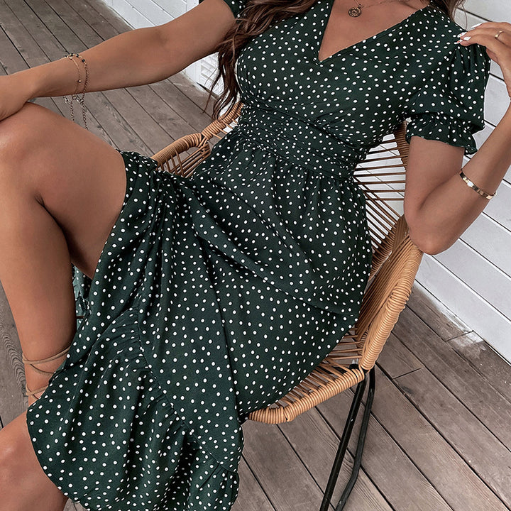 Robe d'été à pois pour femmes avec détails en volants et coupe cintrée Levoire