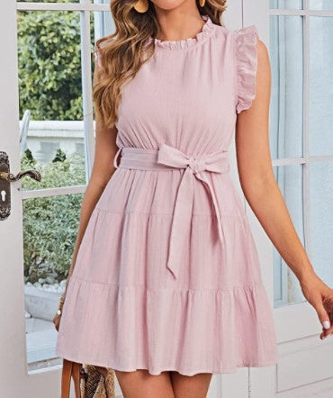 Robe à manches mi-longues pour femmes avec détails en volants et nœud à la taille Levoire
