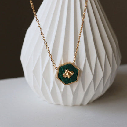 Levoire | Collier Avec Pendentif Abeille Vert